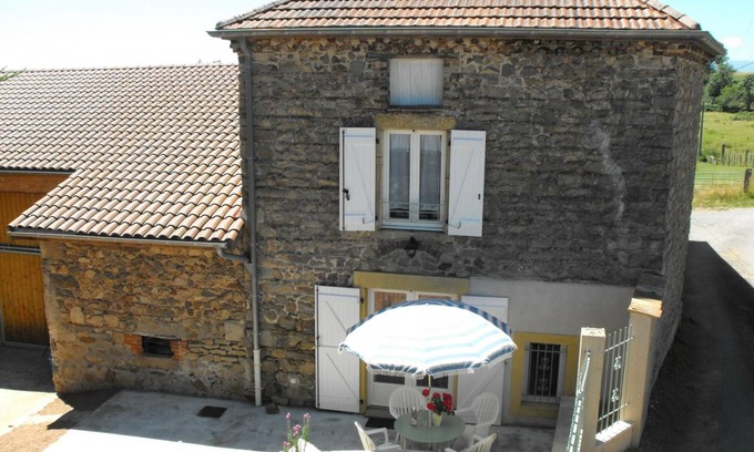 Saint-Paul-de-Vezelin Cottage | Cozy Gite Saint-Paul-de-Vézelin with Spa & Family Amenities