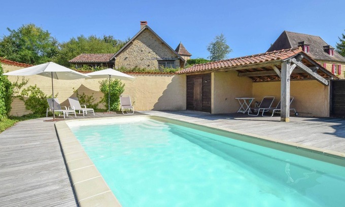 Saint-Medard-d'Excideuil Villa | Inviting Villa with Pool, Guest Rated 9.8/10