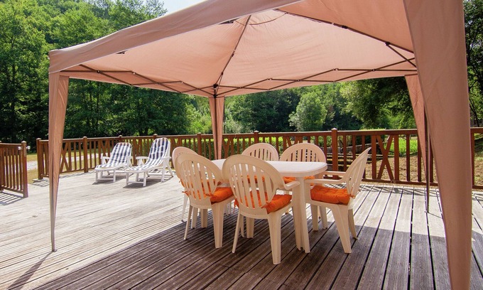 Saint-Medard-d'Excideuil Cottage | Idyllic Chalet with Pool and Pet-Friendly Amenities