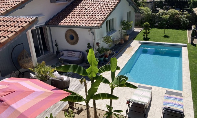 Vieux-Boucau-les-Bains Villa | Irresistible Villa with Heated Pool & Spa - 10/10 Rating