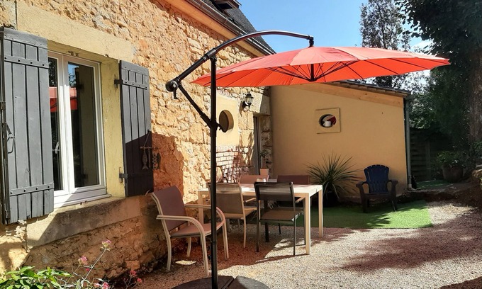 Sarlat-la-Caneda House | Authentic French Retreat with Pool and High Guest Rating