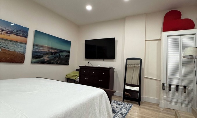 West Little River Apartment | Charming fully furnished studio in Miami’s awesome Little River