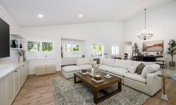 Palm Desert House | Charming fully remodeled 4-bedroom house with fitness room, pool and spa.