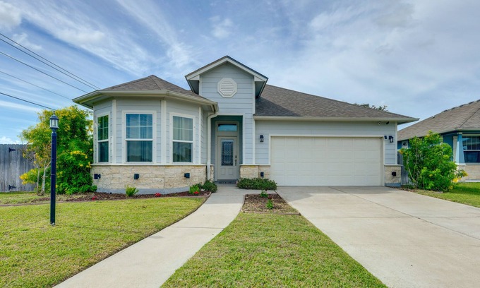 Fulton House | Exceptional Fulton Retreat with Ocean View & Spa Access