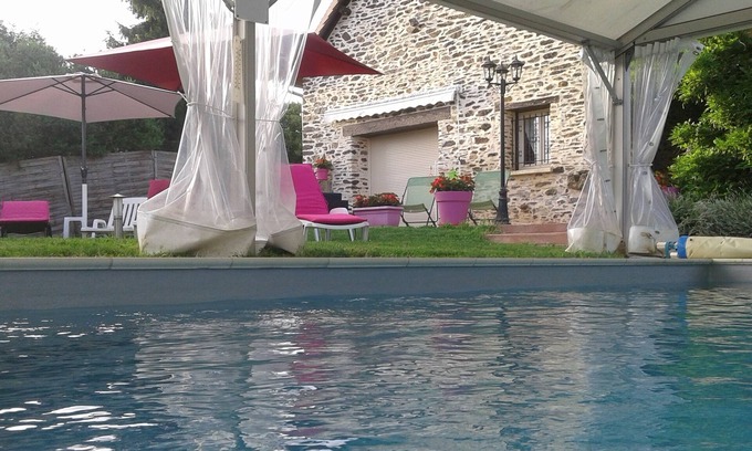 Sarlande Cottage | Relaxing Gite with Pool, Spa & Ocean View - Rated 10/10