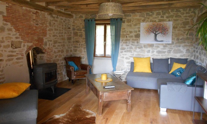 Vitteaux Cottage | Idyllic Gîte with Pool & Spa in Côte d'Or's Auxois Village