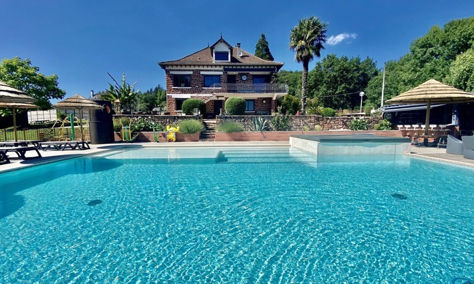 Meyssac House | Spacious Gîte Perfect for Families and Pet Lovers