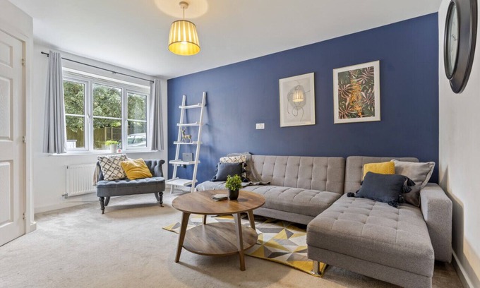 Royal Leamington Spa House | Cozy House with Parking, Garden & Netflix Awaits You!