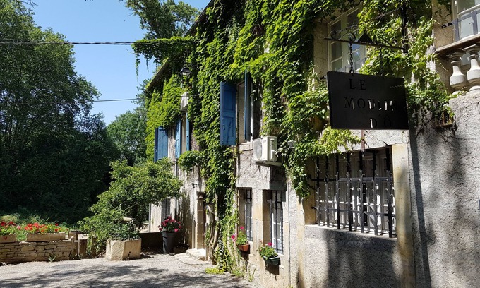 Pezens House | Cozy Gite au Moulin: Pool, Breakfast & Child-Friendly Fun