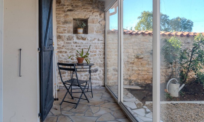 Brizambourg House | Charming Gite: "Chai Nous"