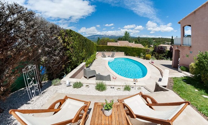Villes-sur-Auzon Cottage | Inviting Gîte with Pool at the Base of Mont Ventoux