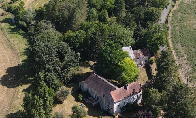 Oyre House | Charming gite in an old mill with swimming pool - 15p - 30min from Futuroscope