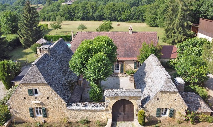 Archignac Cottage | Pet-Friendly Gîte in Périgord Noir Near Dordogne Attractions