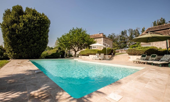 Saint Maurin House | Idyllic Gîte with Pool and Park Garden for Memorable Stays