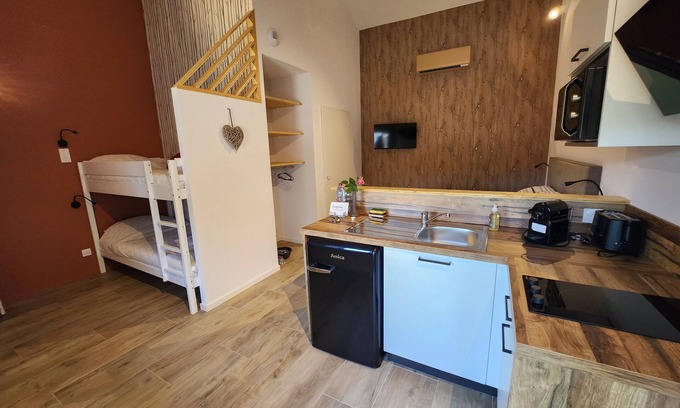 Saint-Pierre-d'Exideuil House | Inviting Gîte with Pool, Spa & Family-Friendly Amenities