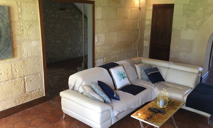 Villegouge House | Unique Gîte on an Organic Wine Property - Family Friendly