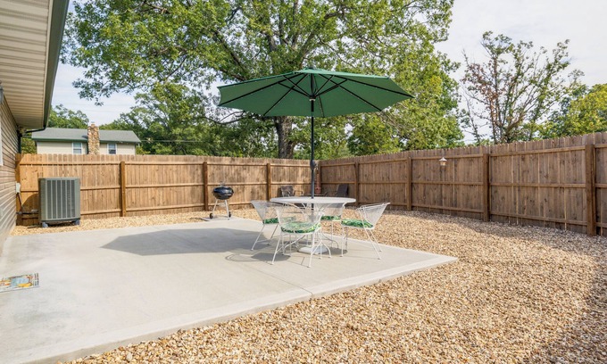 Laurie Cottage | Delightful Gravois Mills Retreat with Private Backyard Oasis!