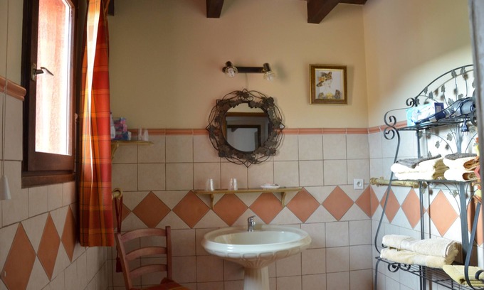 Prunete Hotel | Inviting Rooms with Pool, Steps from Sea and Mountains
