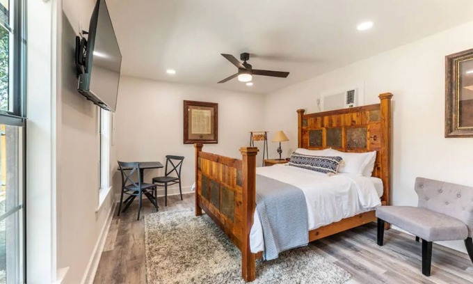 Liberty Hill House | Cozy Guest Studio with Lake View in Liberty Hill