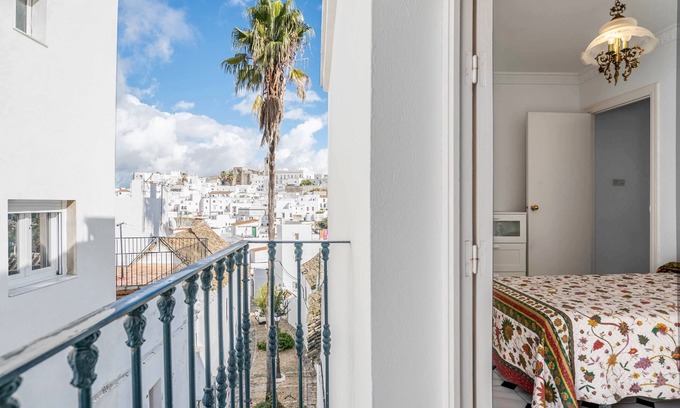 San Ambrosio House | Historic Casa Romero: Balcony, Wi-Fi & Perfect Review Score