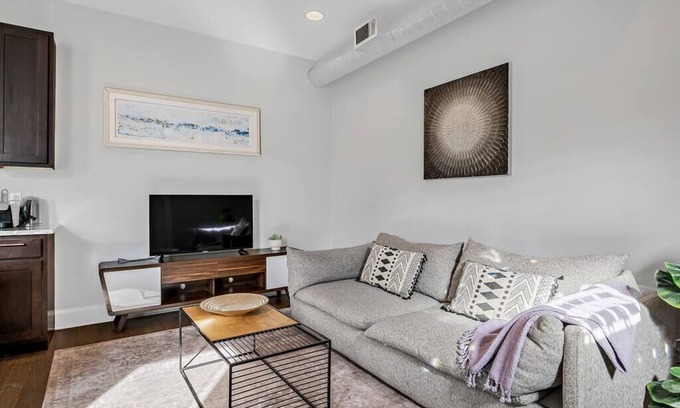 Downtown Harrisburg Apartment | Cozy HBG Haven: Pet-Friendly 1BR Apartment with Kitchen