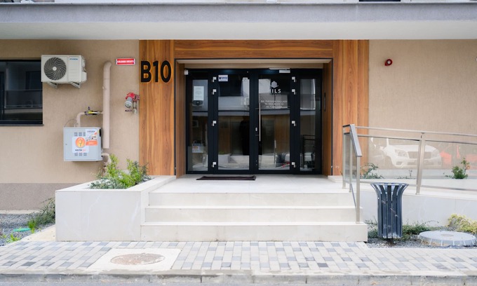 Sector 3 Apartment | Serene Retreat at El Profesor’s Intrigue with Spa & Breakfast