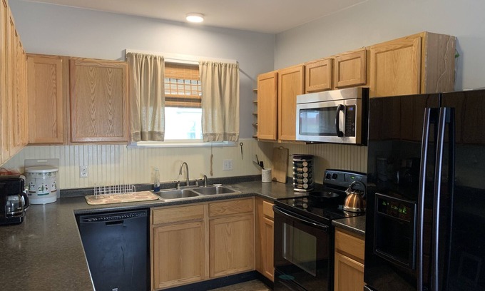 Centre Hall House | Historic Home Near PSU with Spa and Pet-Friendly Amenities