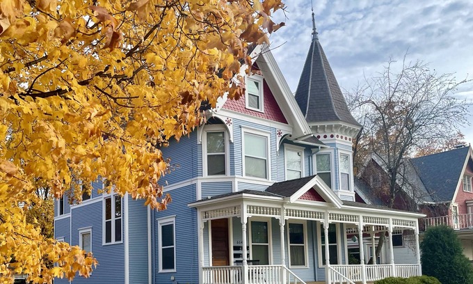 Oconomowoc Apartment | Historic Retreat Near Dining, Shopping & Scenic Lakes