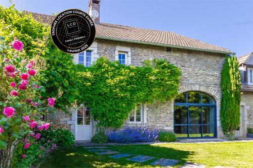 Montceau-et-Echarnant House | Escape to Les Coquelicots: 4-Star Oceanfront Retreat