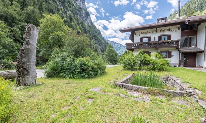 Ruhpolding Apartment | Ideal Förchensee Holiday Apartment by the Lake with Pool