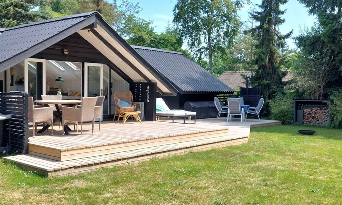 Bøtø By House | Cozy Holiday Home in Marielyst by the Beach and Forest