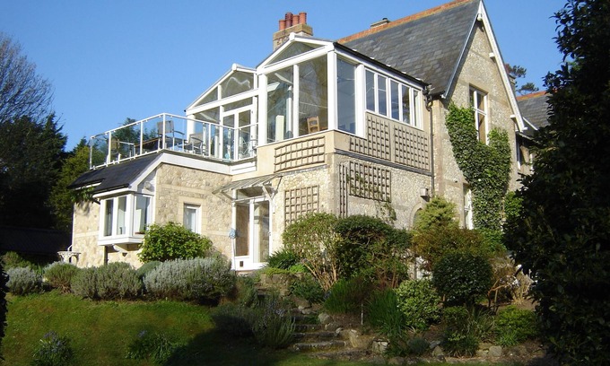 Totland Bay House | Inviting Holiday Home with Ocean View in Totland Bay
