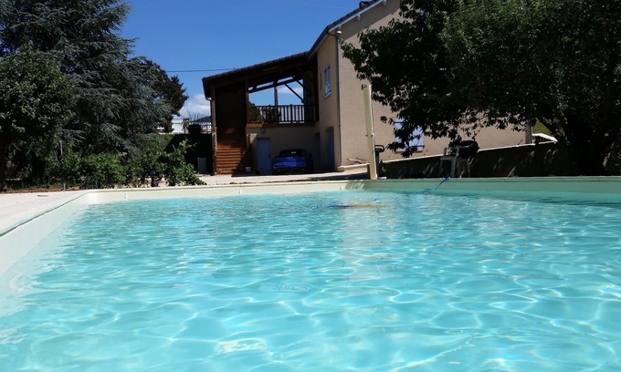 Prayssac House | Inviting Holiday Home with Private Heated Pool & Ocean View