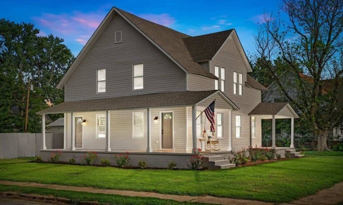 Huntsville House | Charming Home Blissful on Bradley