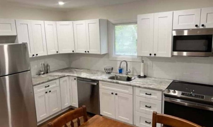Cortlandt House | Cozy Retreat in Peekskill, NY with Breakfast & Family Fun