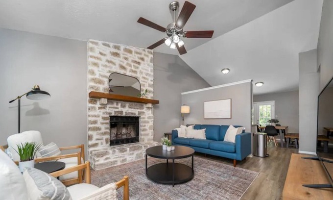 Acton House | Cozy Retreat in a Peaceful Neighborhood with Family Amenities