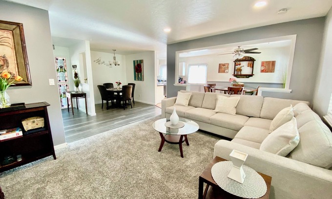 Sparks House | Exceptional Home in Sparks NV with Scenic Yard and Spa