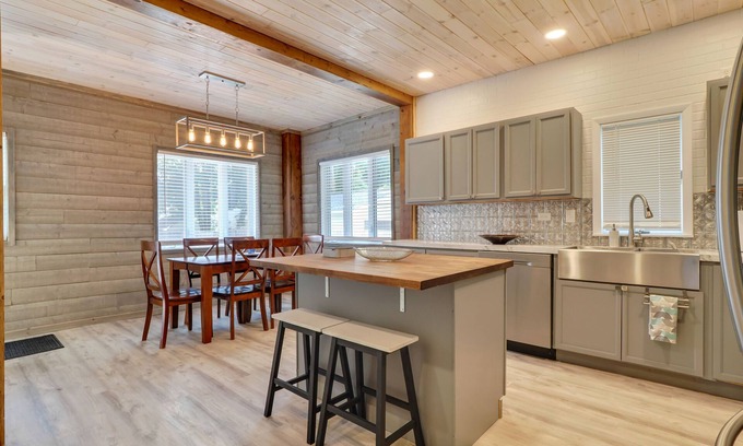Gaylord Cabin | Ideal Retreat Near Downtown with Pet-Friendly Amenities