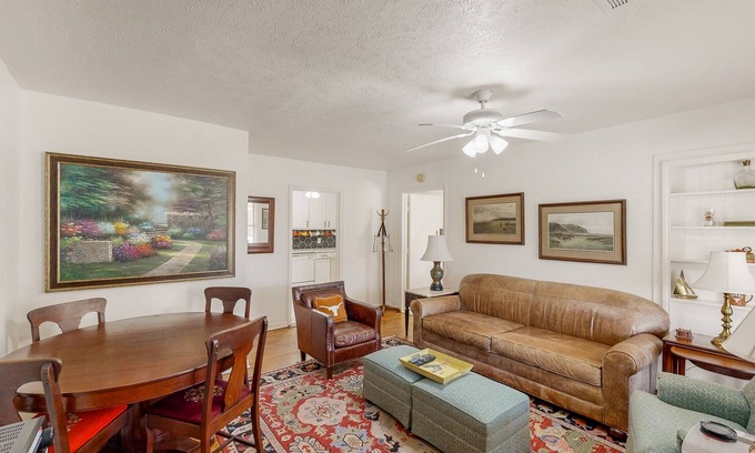 Cherrywood House | Stylish Home Near Downtown Austin with Pet-Friendly Amenities
