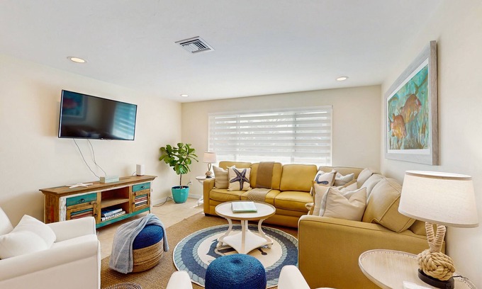 Bokeelia House | Charming home near the ocean with gas grill, AC & Wifi