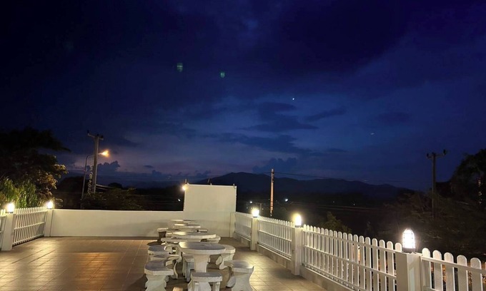 Suan Phueng Hotel | Beautiful Home Resort with Kitchen & Breakfast Included