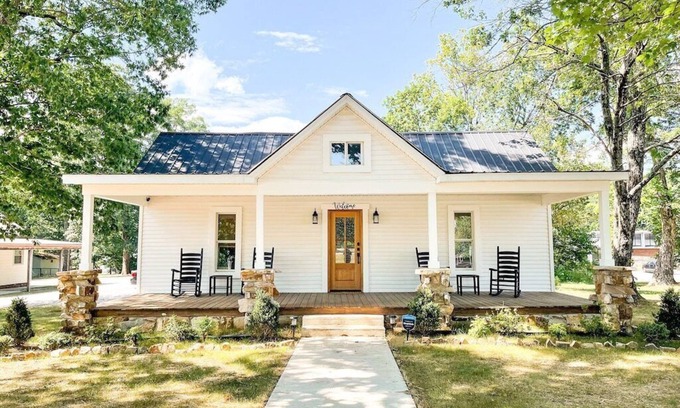 Monteagle House | Cozy Retreat with Grill, Firepit & Pool - Guest Rated 10/10