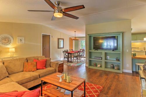 Pottsboro House | Family-Friendly Home with Deck Near Lake Texoma