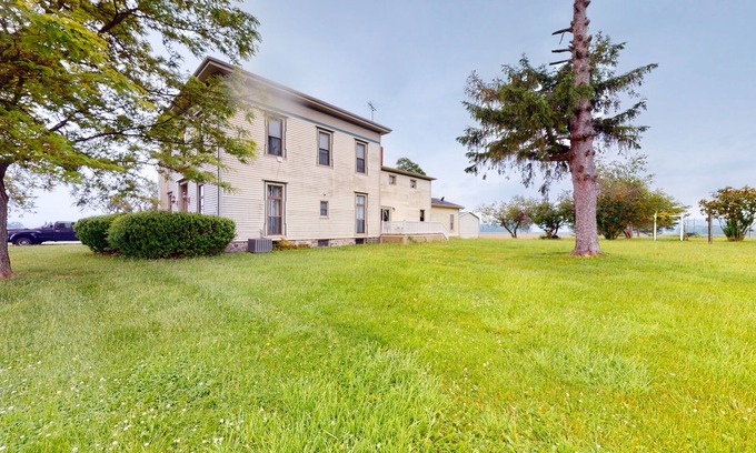 Penn Yan House | Cozy Retreat with Full Kitchen, Firepit & Skiing Nearby