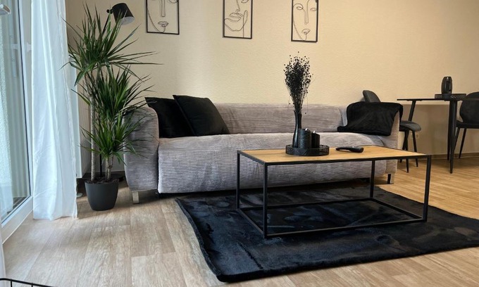 Weyhausen Apartment | Cozy Studio 11 - Guest Rated 8.6, Ideal for Families