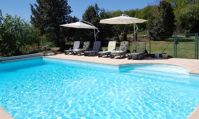 Montignac Cottage | Relaxing Retreat at Gite Auriac-du-Périgord with Pool