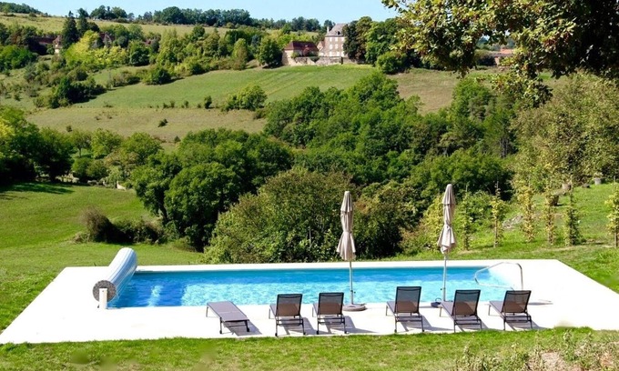 Auriac-du-Perigord House | Inviting Retreat in Perigord Black with Pool & Ocean Views