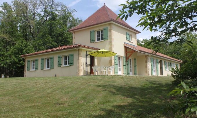 Saint-Avit-de-Vialard House | Idyllic Countryside Retreat with Pool and Spa, 15 Min to Le Bugue