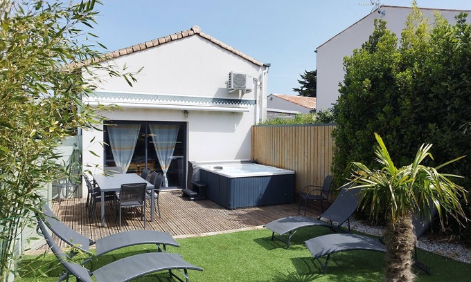 Angoulins House | Elegant Beach House with Jacuzzi near Shops & Village Center