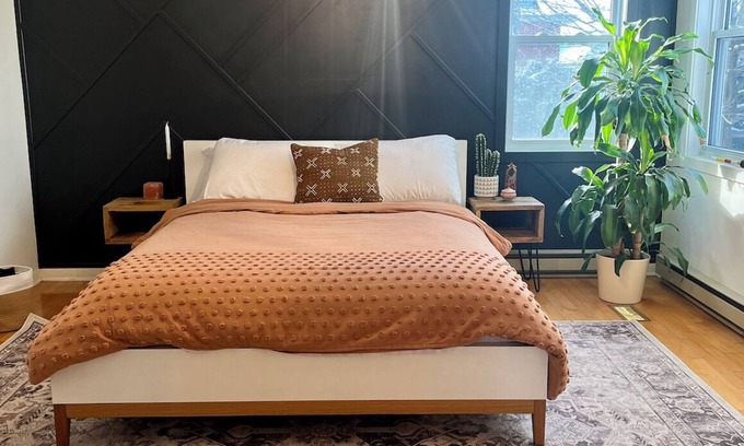 Hull House | Welcoming House Near Chelsea & Ottawa Byward Market